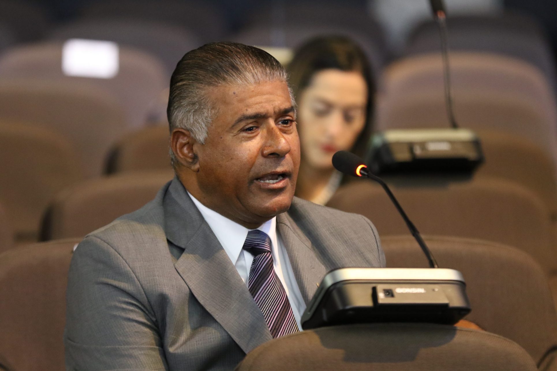 El Secretario General del PLN solicita a Gourzong que disuelva su ejército