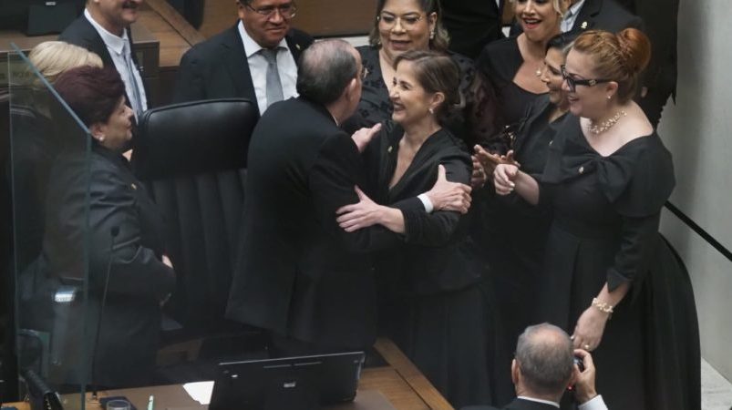 Diputados de moda y observadores alternativos CR