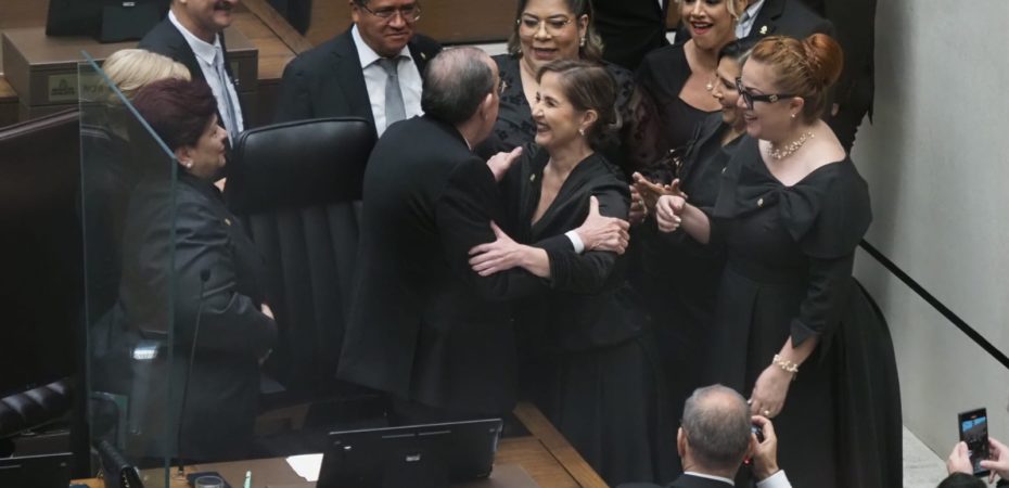 Diputados de moda y observadores alternativos CR