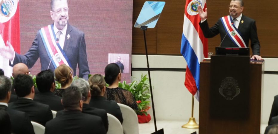 El presidente Chaves dio a conocer cifras sobre el colapso del turismo en su discurso del informe a la nación.