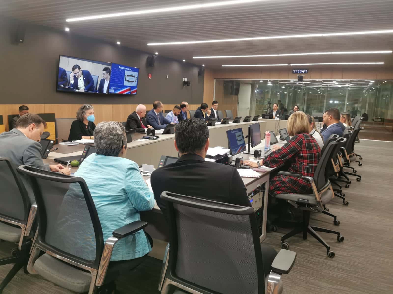 Los diputados destacan que la contratación de emergencia para el aeropuerto de Liberia presenta «numerosas irregularidades»