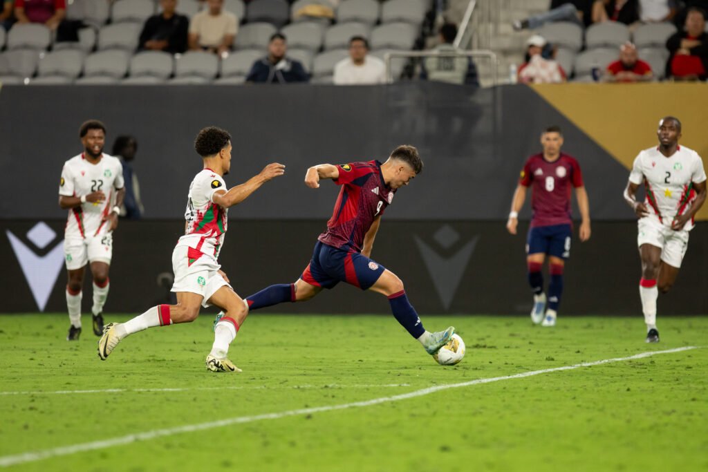 (Video) Francisco Calvo vivió un juego de pesadilla y Keylor Navas guardó Costa Rica

 – Reporte Tico
