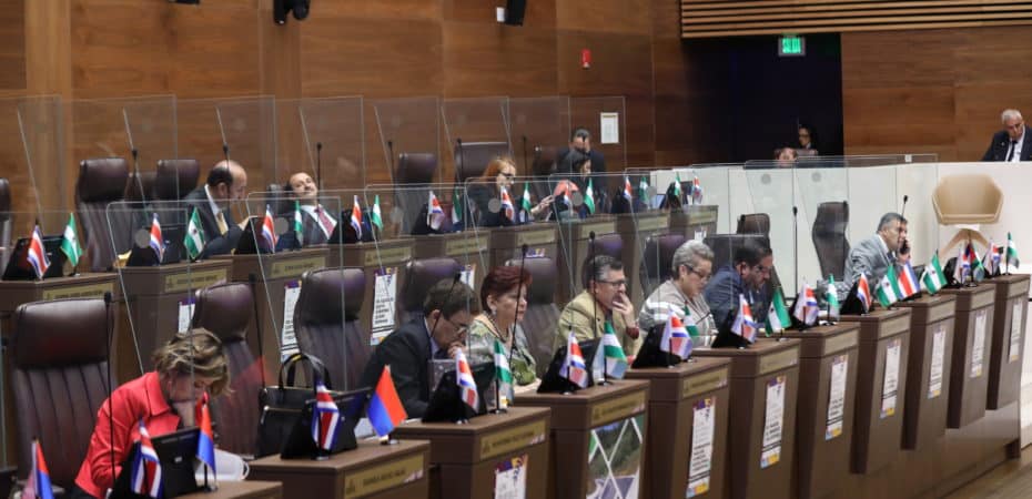 Con los votos de intercambio que apoyan en la primera discusión

 – Reporte Tico
