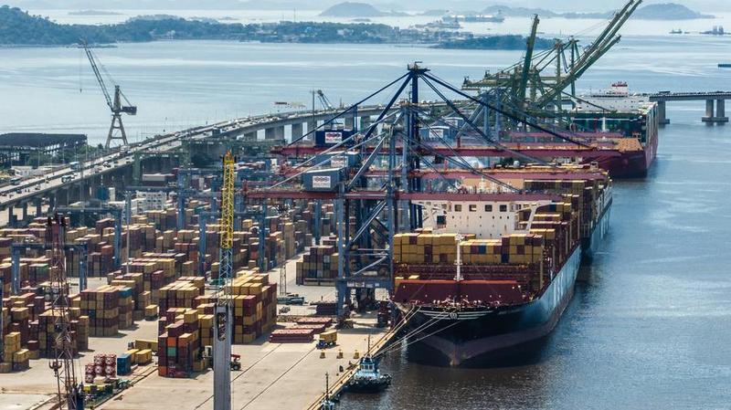 La mayoría de las empresas brasileñas se consideran afectadas por la política comercial estadounidense.

 – Reporte Tico