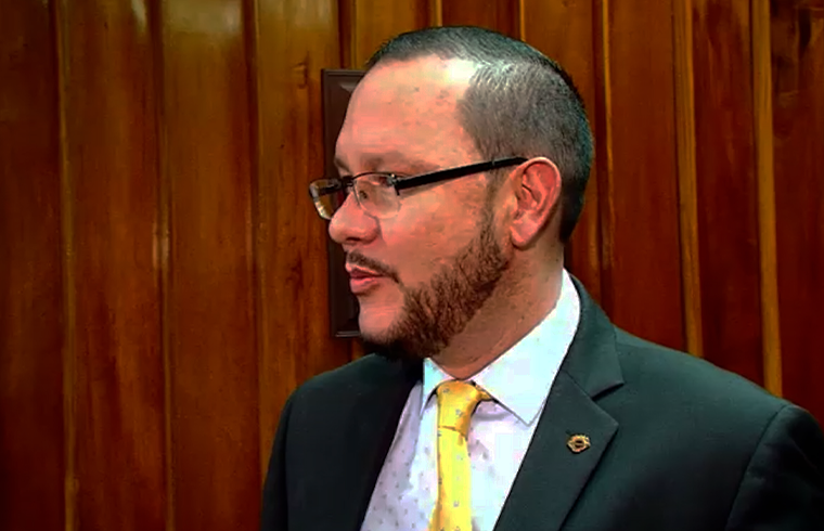 Celso Gamboa, quien defendió la reforma contra la entrega de la ética, ahora podría ser enviada a los Estados Unidos mediante el tráfico de drogas

 – Reporte Tico