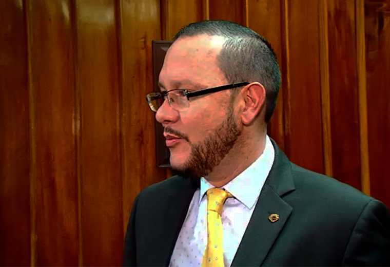 Celso Gamboa, quien defendió la reforma contra la entrega de la ética, ahora podría ser enviada a los Estados Unidos mediante el tráfico de drogas

 – Reporte Tico