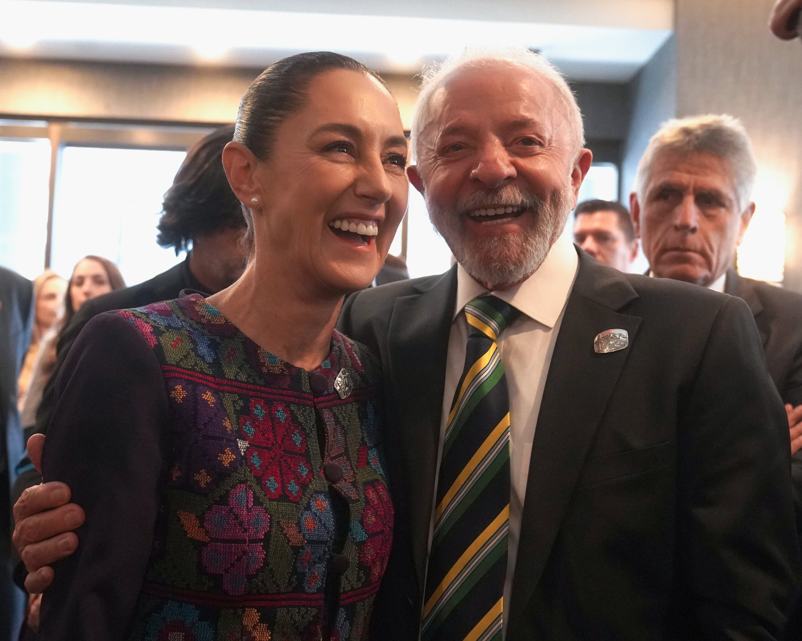 Sheinbaum se encuentra con una pipa en el G7 Summit para fortalecer la relación comercial

 – Reporte Tico