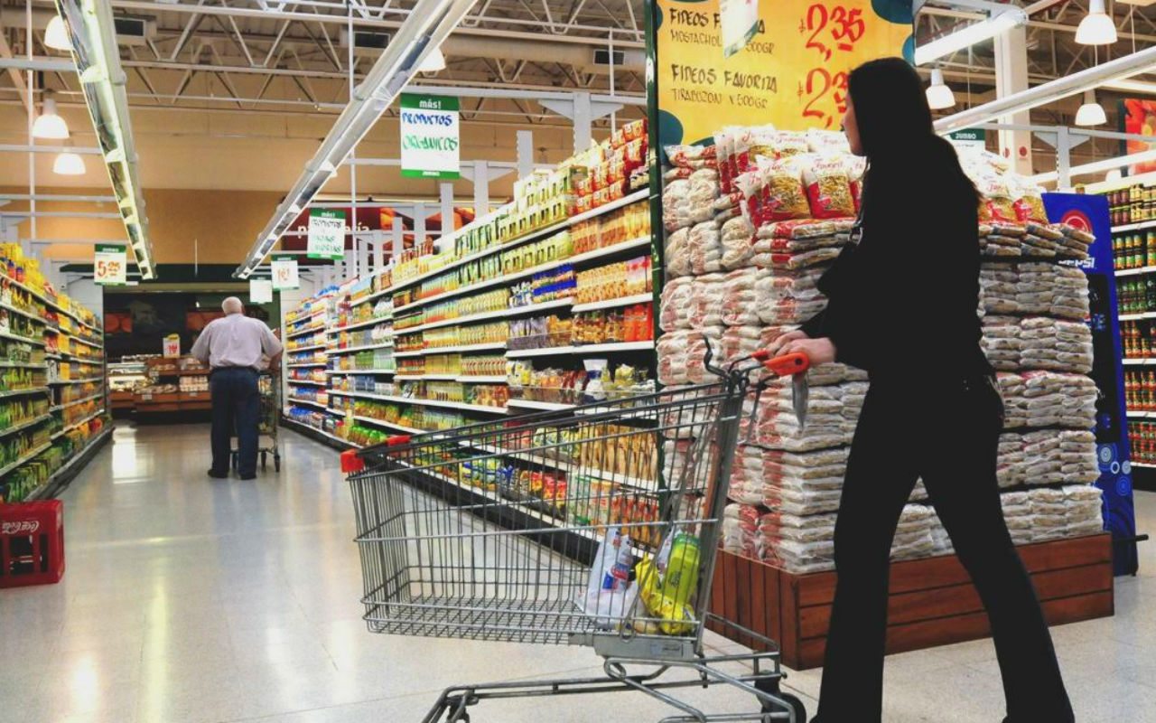 La confianza de los consumidores permanece en terreno positivo, pero la evidencia se deteriora

 – Reporte Tico