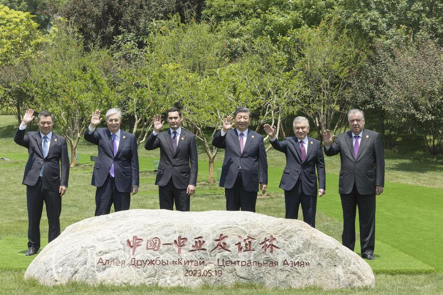 Xi maneja nuevas conexiones con la Asia Central de la antigua ruta de la seda

 – Reporte Tico