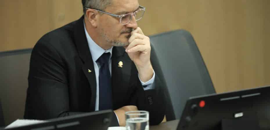 Partido estatal opuesto al presidente Chaves compareció ante el Comité de Investigación de CCSS

 – Reporte Tico