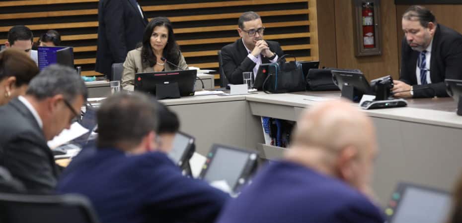 Gestionan el primer presupuesto inusual 2025 con recursos para alimentos escolares, incorredores y más

 – Reporte Tico