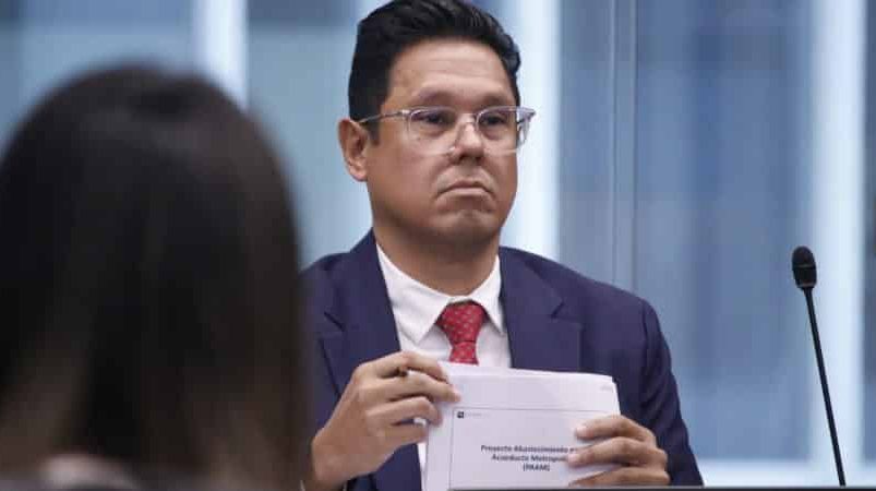 «Este no es un automóvil de lujo, es una herramienta», dice el presidente Aya con 48 millones de autos para su oficina

 – Reporte Tico