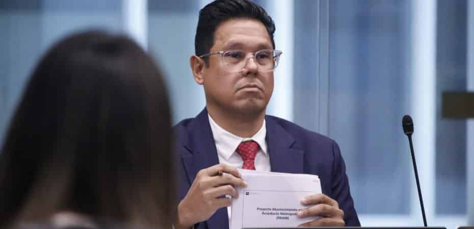 «Este no es un automóvil de lujo, es una herramienta», dice el presidente Aya con 48 millones de autos para su oficina

 – Reporte Tico