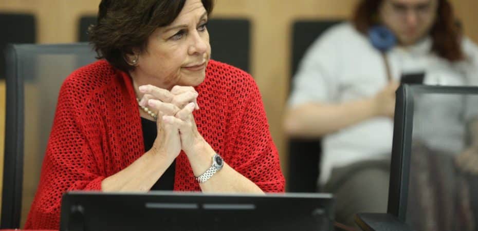 Pilar Cisneros dice que con las acusaciones, el Ministro de Justicia quiere «nombres sucios» de aquellos que buscan un gobierno continuo en Chaves

 – Reporte Tico