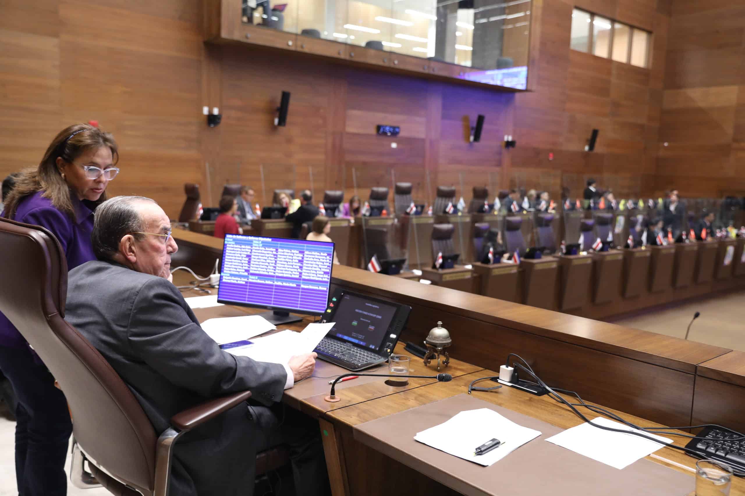 Los suplentes son un consenso con Rodrigo Arias para la visa estadounidense y preguntan por qué Rodrigo Chaves lo sabía antes de las relaciones públicas

 – Reporte Tico