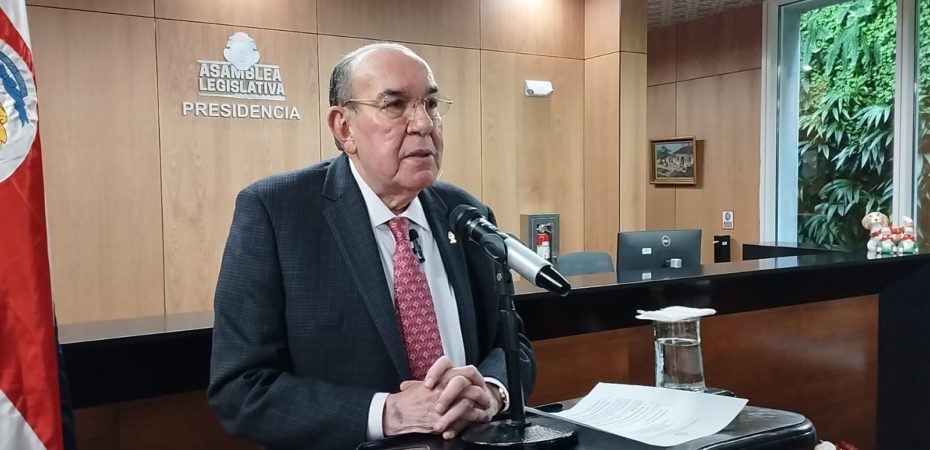 Rodrigo Arias solicita un «estudio intenso» de una posible relación de Celso Gamboa con el gobierno

 – Reporte Tico