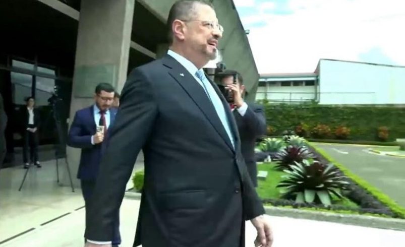 El gobierno de Rodrigo Chaves legaliza los niveles más altos de pesticidas en el agua potable

 – Reporte Tico