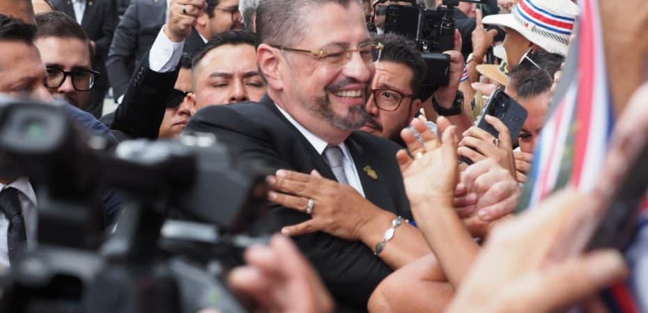 Las quejas contra Chaves debido a los militares aún están bajo investigación

 – Reporte Tico