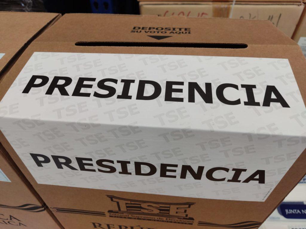 Los suplentes están llevando a cabo reformas constitucionales para prohibir las solicitudes dobles en las elecciones nacionales

 – Reporte Tico