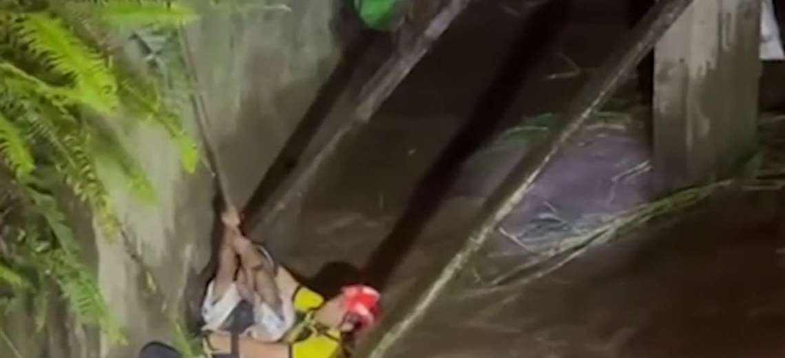 Video: Rescate de adultos mayores en Río de Turrialba

 – Reporte Tico