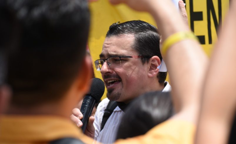 José María Villalata mira hacia atrás al Congreso

 – Reporte Tico