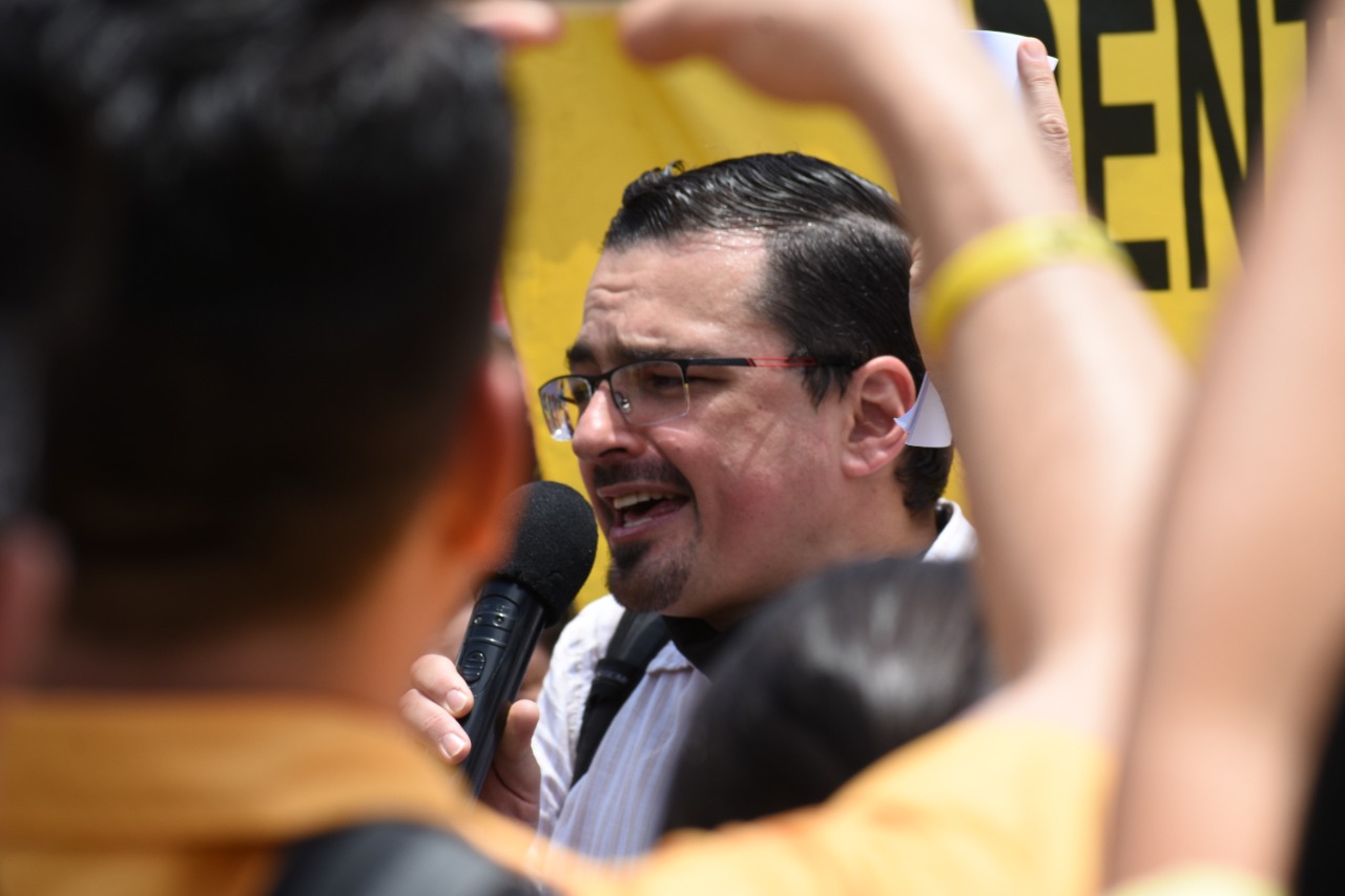 José María Villalata mira hacia atrás al Congreso

 – Reporte Tico