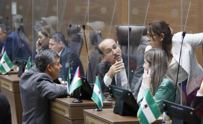 El proyecto de conferencia 4-3 enfrentará 900 sugerencias … y pueden ser muchas más

 – Reporte Tico