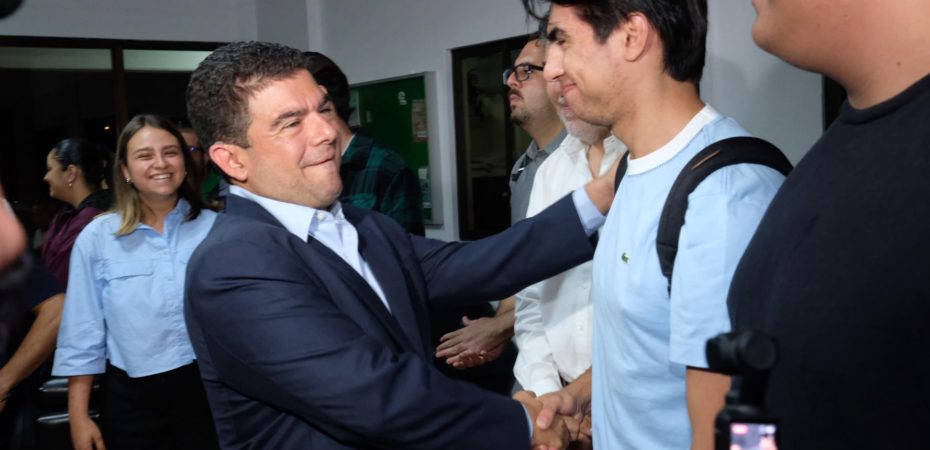 La búsqueda de Álvaro Ramos

 – Reporte Tico