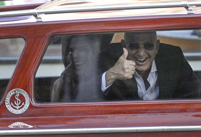 Jeff Bezos y Lauren Sánchez preparan el «Sí, quiero» en Venecia

 – Reporte Tico