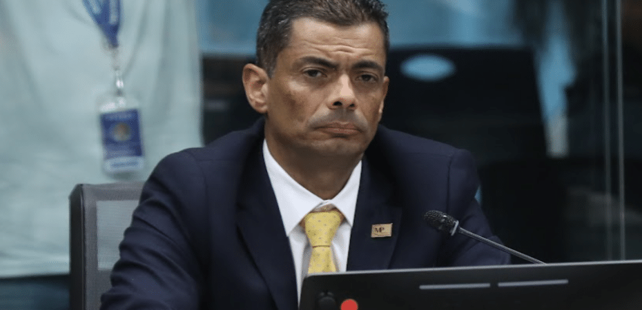 Fiscal General contra: Resolución- Observador C

 – Reporte Tico