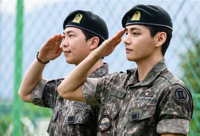 Dos mega -strellas de BTS concluyen el servicio militar en Corea del Sur

 – Reporte Tico