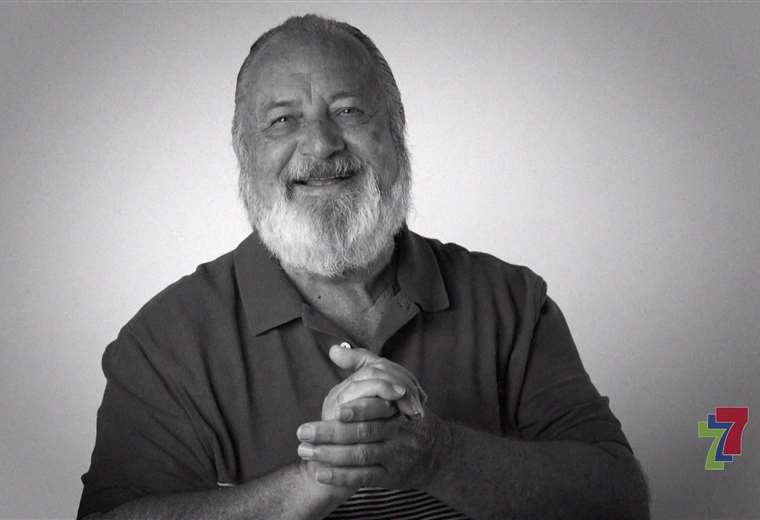 Revise el homenaje aquí que  dedicada a Nelson Hoffmann

 – Reporte Tico