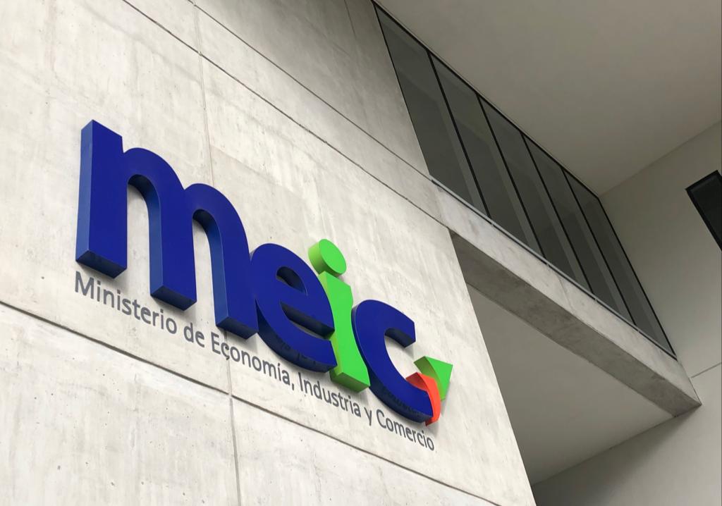 La tarea permitiría a Meic cerrar a los bancos y ver los datos del deudor

 – Reporte Tico