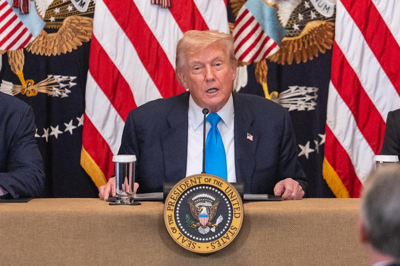 Trump firma una cuenta ejecutiva que modifica los aranceles con una docena de socios comerciales

 – Reporte Tico