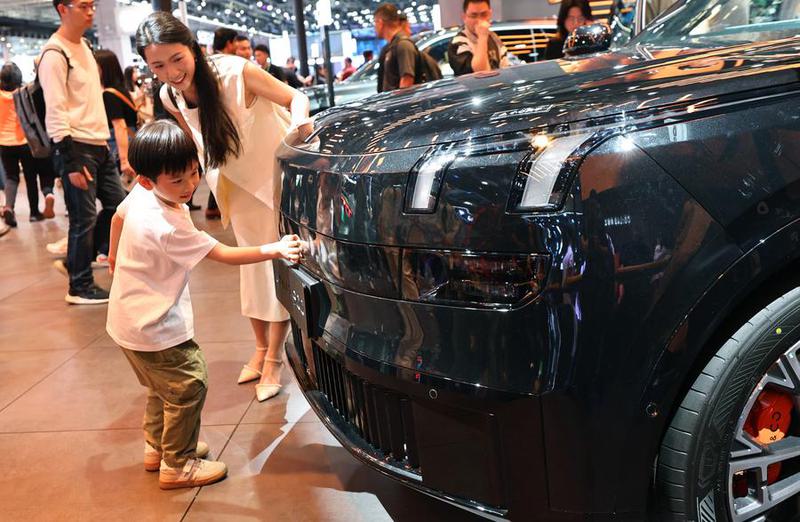 El mercado de automóviles chinos mantiene un fuerte crecimiento en el primer semestre.

 – Reporte Tico