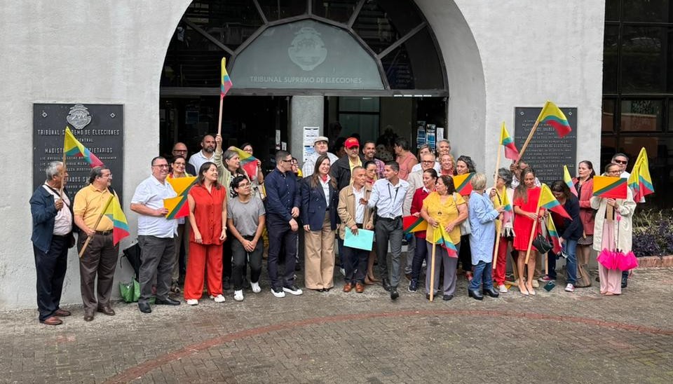 PAC y ADN formalizan la «agenda ciudadana» de la coalición ante el TSE

 – Reporte Tico
