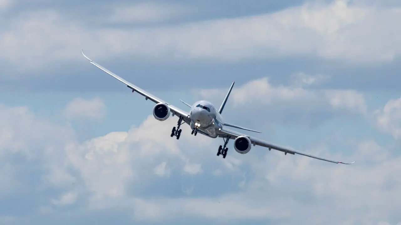 Reabrirán su espacio aéreo en vuelos nacionales, internacionales y de tránsito

 – Reporte Tico