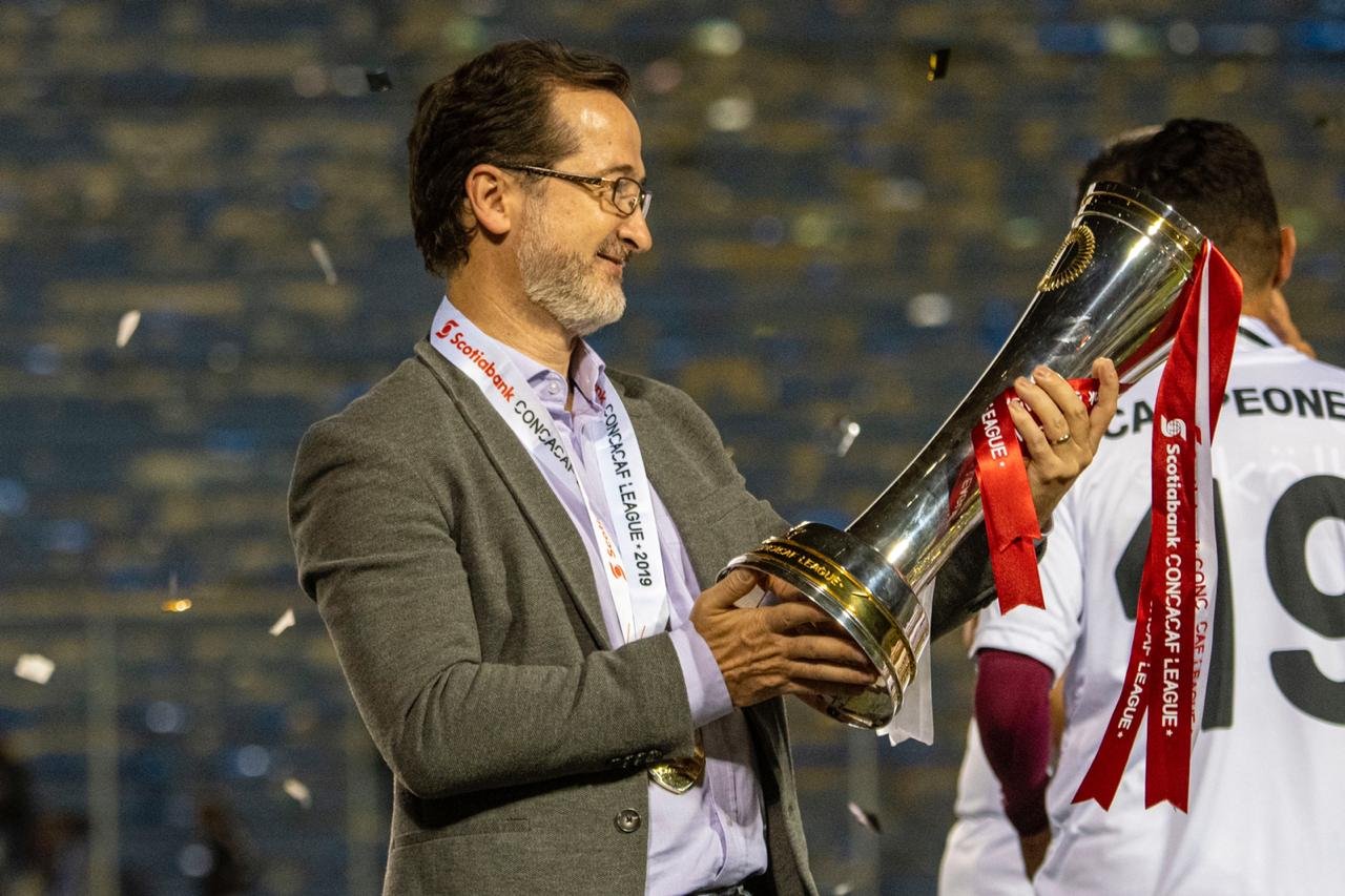Saprissa comienza su camino internacional y su presidente lanza una confesión inesperada

 – Reporte Tico