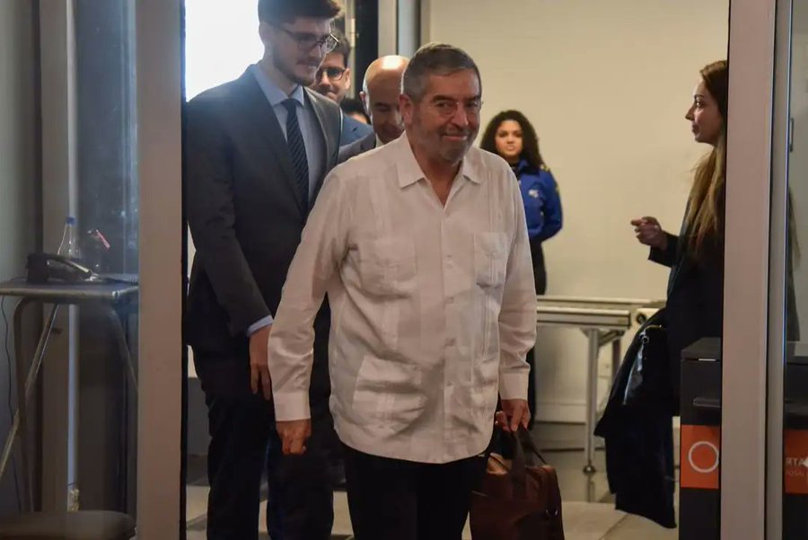 El canciller de México habla con colegas de Brasil y Uruguay antes de la cumbre de Brić

 – Reporte Tico