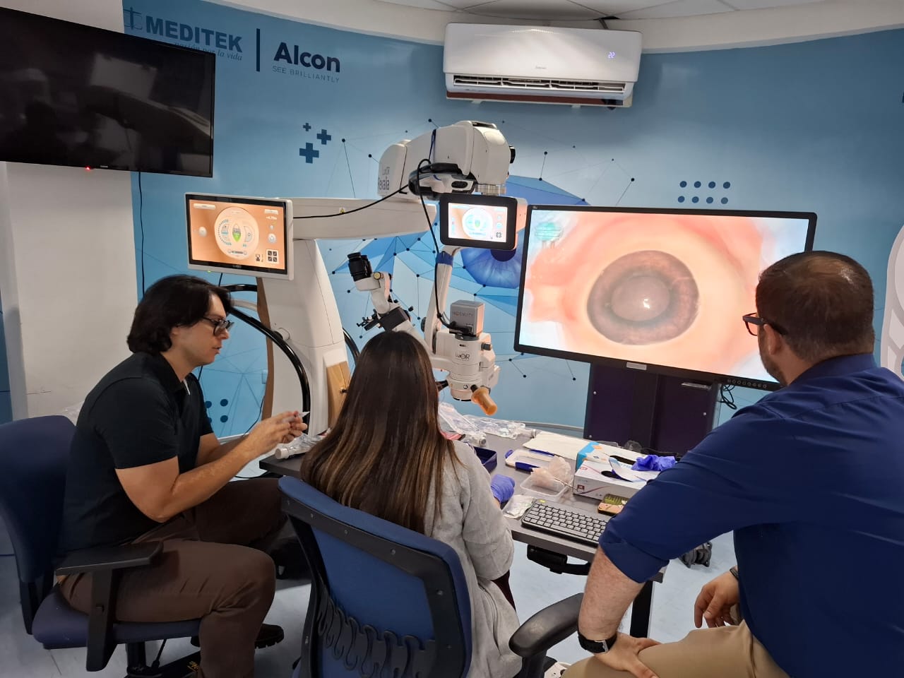 Costa Rica abre el primer laboratorio práctico no humano para oftalmólogos, acceso libre

 – Reporte Tico