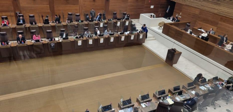 7 círculos municipales, 2 resentos y solo 3 sugerencias votadas: por lo tanto, la tercera reunión de vía fija hoy 4-3 equipos

 – Reporte Tico
