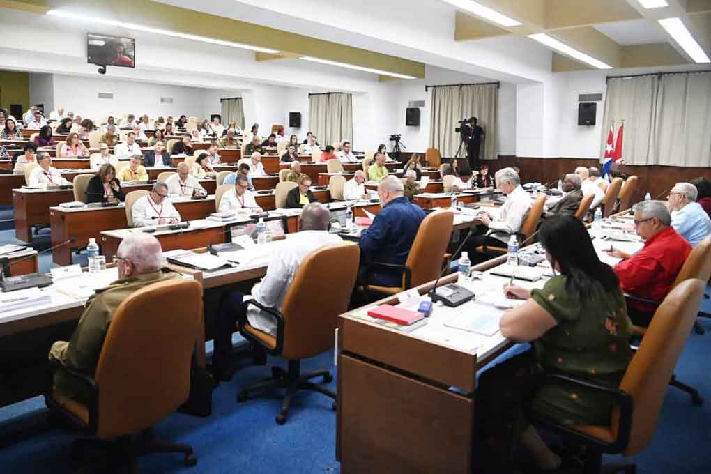 El Partido Comunista de Cuba advierte que el salto macroeconómico no afecta a la ciudad

 – Reporte Tico