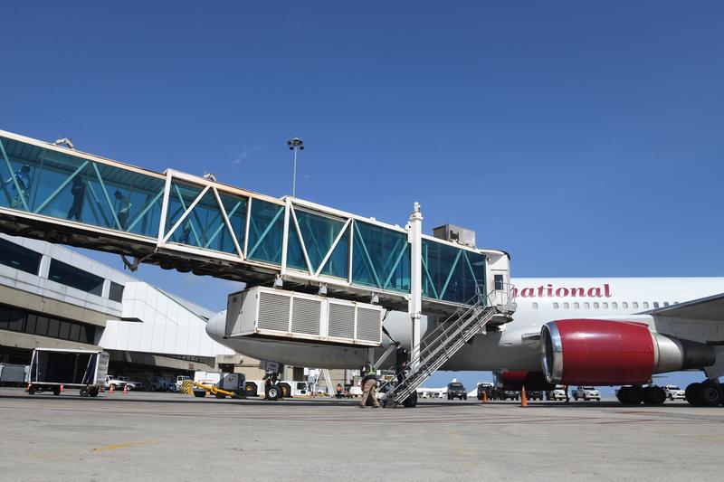 El vuelo 39 llega a Venezuel con más de 200 ciudadanos de los Estados Unidos

 – Reporte Tico