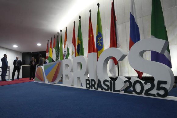 Señalan la participación social en el fortalecimiento británico

 – Reporte Tico