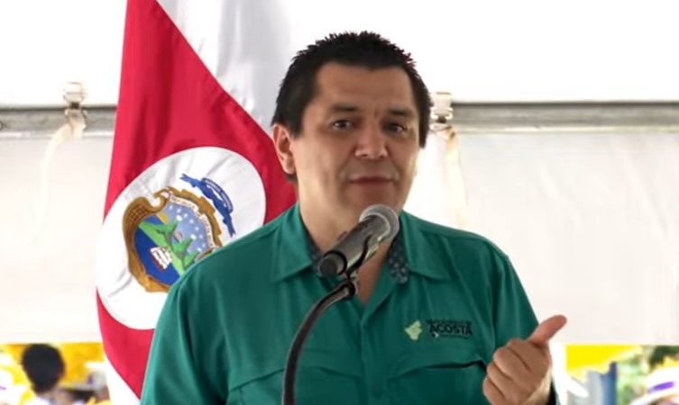 El alcalde Acosta se renuncia a sí mismo

 – Reporte Tico