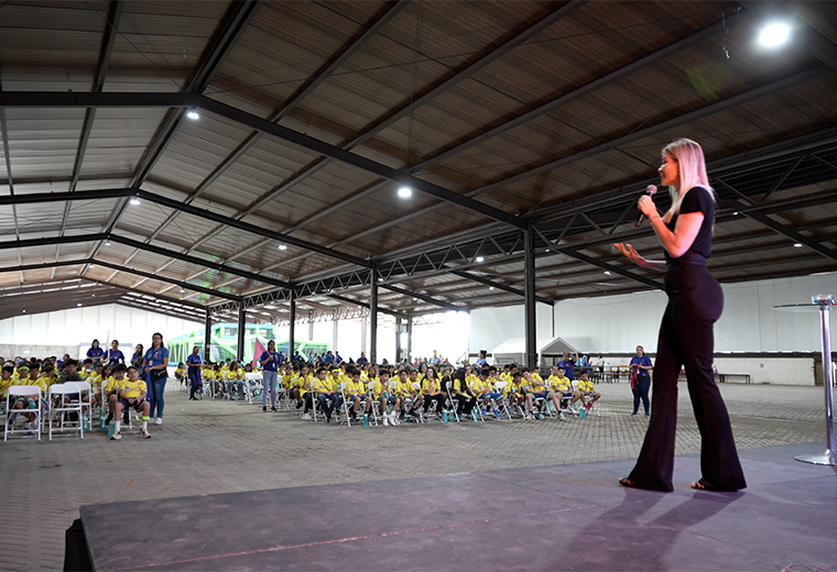 El poderoso mensaje de Leonora Jiménez a los escolares: «Es hora de soñar en grande»

 – Reporte Tico