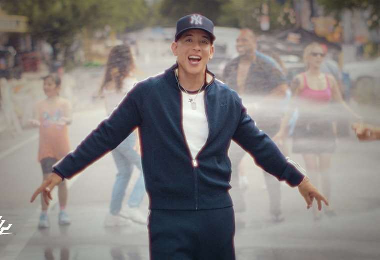 ‘Smile’: Daddy Yankee regresa a la música con Christian Reggaeton

 – Reporte Tico