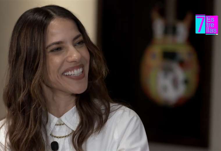 Debi Nova: «Un periódico hecho una canción»

 – Reporte Tico
