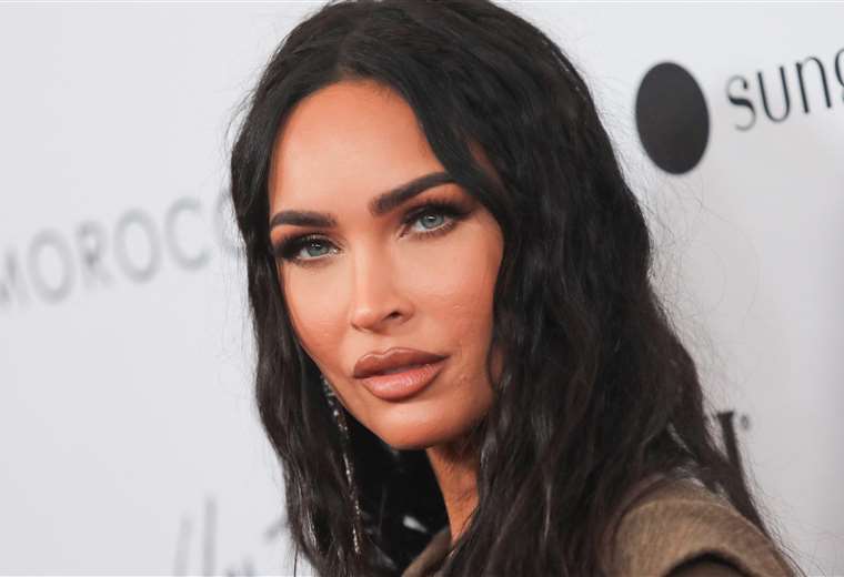 Megan Fox disfruta de Costa Rica con su bebé y ametralladora Kelly

 – Reporte Tico