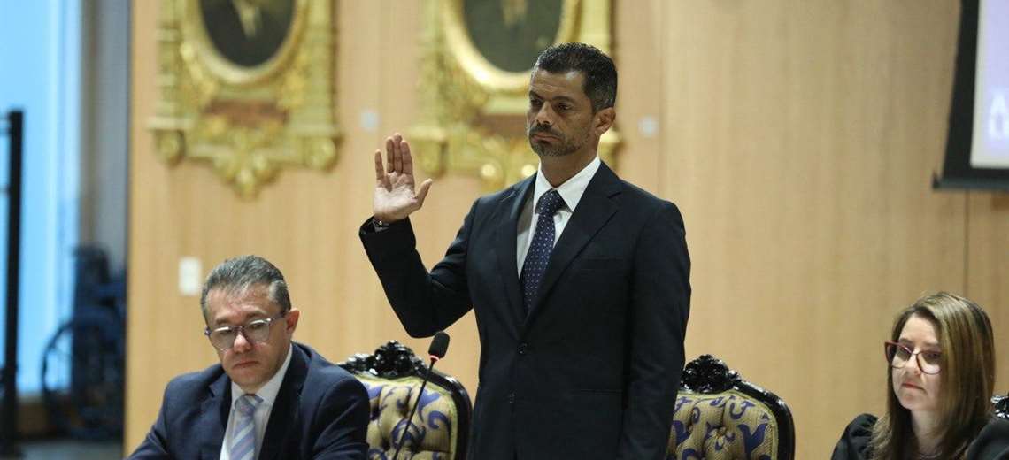 ¿Por qué el Fiscal General pidió ser secreto de la Comisión Legislativa?

 – Reporte Tico